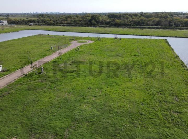 Terreno · 900m²