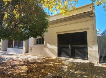 Casa · 170m² · 4 Ambientes · 1 Cochera · Venta Casa de 3 Dorm. con Cochera en La Plata