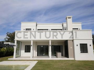 Casa · 293m² · 6 Ambientes · 5 Cocheras · Casa en Venta a Estrenar en Greenville Polo Resort Berazategui