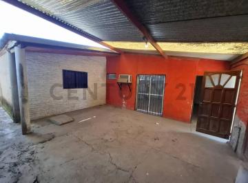 Casa · 75m² · 4 Ambientes · 1 Cochera · Casa de 3 Dormitorio con Comodín en Granadero Baigorria.