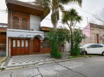 Casa · 100m² · 4 Ambientes · 1 Cochera · Casa en Venta en Tolosa La Plata de 3 Dorm.
