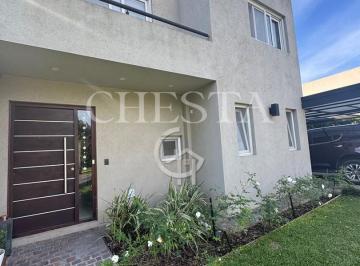 Casa · 300m² · 7 Ambientes · 1 Cochera · Casa en Venta en Ayres Plaza, Pilar, G. B. a. Zona Norte