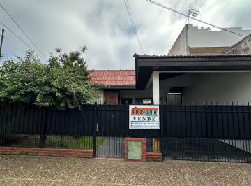 Casa de 3 ambientes, Lomas de Zamora · Casa en Venta 3 Ambientes con Jardín, Garage y Quincho – Apta Crédito – Temperley