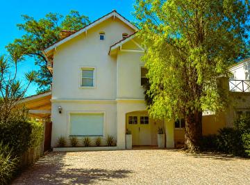 Casa de 7 ambientes, San Fernando · Casa en Venta en La Chacra - Victoria - San Fernando