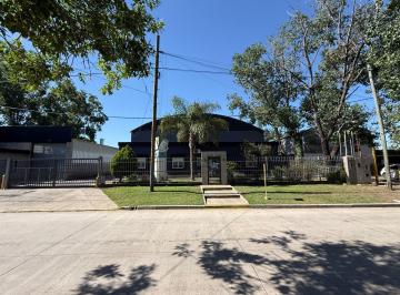 Bodega-Galpón · 697m² · Galpón Industrial de 697 m² en 2.300 m² Lote C/ Puente Grúa de 1 Tn - Casanova
