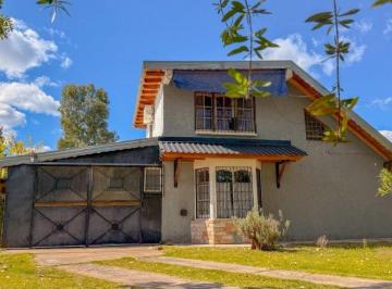 Casa de 4 ambientes, El Cerrito · Casa con 1800 m² Terreno, 2 Dorm. en Venta