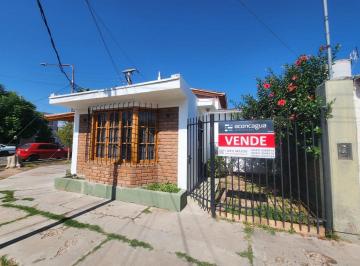 INA-INA-124_2 · Casa en Venta, B° El Mirador, Maipú