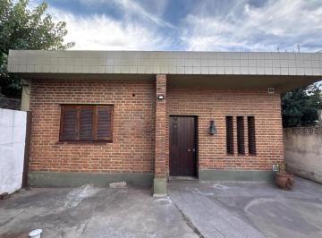 PH · 77m² · 3 Ambientes · Casa Tipo PH Interna en Venta en R Calzada