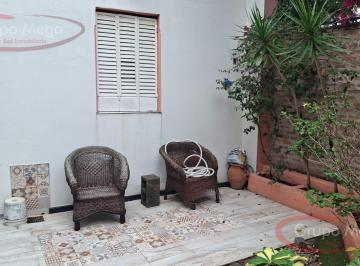 Casa · 71m² · 3 Ambientes · Casa de 3 Amb Excelente con Patio y Tza