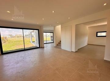 Casa · 188m² · 5 Ambientes · 3 Cocheras · Casa en Venta en Barrio Santa Lucia, Pilar