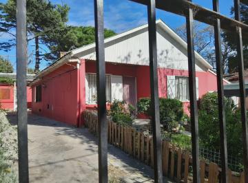Casa · 131m² · 8 Ambientes · 2 Cocheras · Oportunidad! Cuatro Unidades en Venta