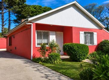 Casa · 131m² · 8 Ambientes · 2 Cocheras · Oportunidad! Cuatro Unidades en Venta