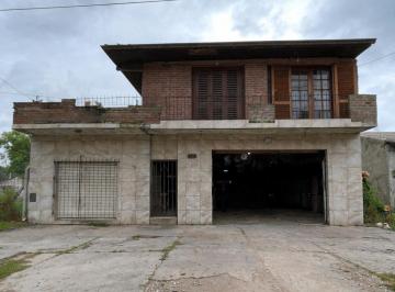 Casa de 6 ambientes, Mar del Plata · Vivienda + Local / Gomería + Terraza Sobre Av m Bravo