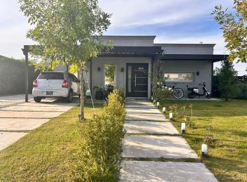 Casa · 100m² · 4 Ambientes · 2 Cocheras · Venta Casa en San Sebastian Area 7 - 4 Ambientes
