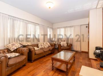 Departamento · 200m² · 4 Ambientes · 1 Cochera · Departamento en Alquiler en La Plata