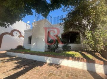 Casa · 300m² · 6 Ambientes · 3 Cocheras · Gz - Gran Casa de Categoria Desarrollada Sobre Lote de 13 por 53 (Impecable)