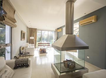 Casa · 241m² · 6 Ambientes · 2 Cocheras · Venta | Casa de 3 Dorm. Piscina y Parque | Barrio Roble Joven - Pilar