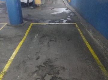 Garage · 12m² · Cochera Fija de Muy Fácil Acceso - Sobre Av Corrientes