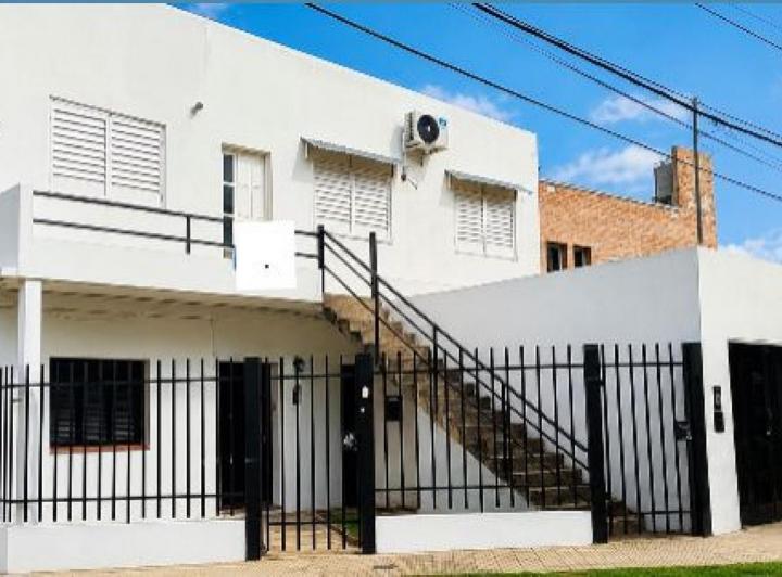 Casa · 192m² · 5 Dormitorios · 2 Cocheras