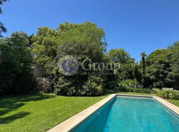 Casa · 350m² · 7 Ambientes · 1 Cochera · Casa en Venta en Cuba, Villa de Mayo, Malvinas Argentinas con Pileta y Jardín de 6 Mil m²