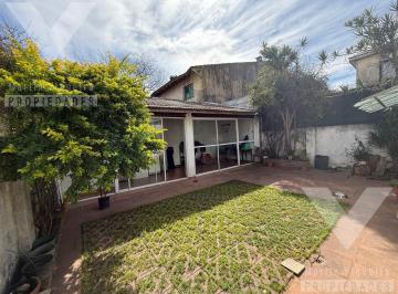 Casa · 117m² · 4 Ambientes · Casa en San Andrés. 4 Ambientes con Patio y Fondo con Quincho.