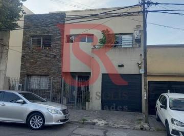 Casa · 300m² · 5 Ambientes · 1 Cochera · Dn - Excelente Casa en Alquiler en Quilmes Residencial!