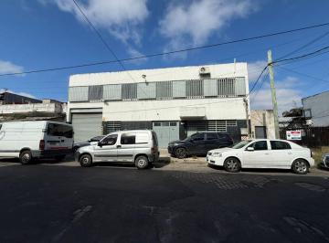 Bodega-Galpón , Tres de Febrero · Galpón de 1200 m² en Venta y Alquiler en Caseros