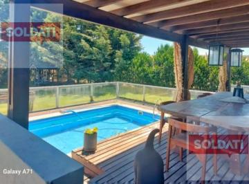 Casa · 183m² · 5 Ambientes · 2 Cocheras · Casa en Venta en Costa Esmeralda - 4 Dorm.