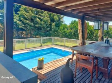 Casa · 183m² · 5 Ambientes · 2 Cocheras · Casa en Venta en Costa Esmeralda - 4 Dorm.
