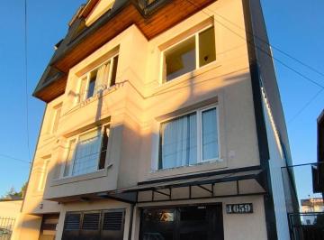 Departamento de 1 ambiente, San Carlos de Bariloche · Moderno y Luminoso Monoambiente con Cochera Cubierta en Calle Mitre