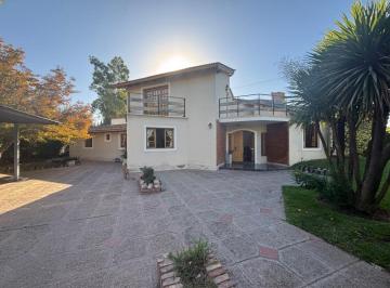 Casa de 10 ambientes, Vistalba · Chalet Exclusivo en Vistalba | 2.264 m² de Terreno, Piscina y Máxima Privacidad