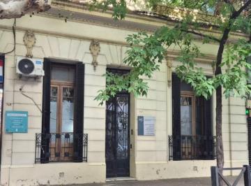 Consultorio de 9 ambientes, Rosario · Importante Inmueble Antiguo, Excelentes Condiciones. Barrio Lourdes Santiago y Cordoba