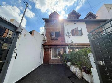 Casa · 235m² · Casa - Olivos