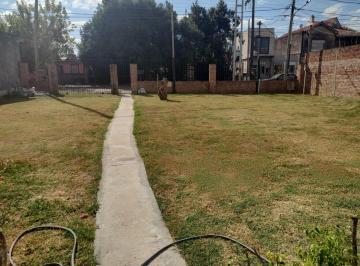 Casa · 60m² · 2 Ambientes · 5 Cocheras · Casa a Terminar Y/o Modificar en 2 Lotes, 1000 m en Ezeiza