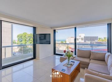 Departamento · 100m² · 3 Ambientes · 1 Cochera · Departamento con Vista Al Mar Frente a Plaza España.