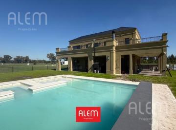 Casa · 320m² · 5 Ambientes · 1 Cochera · Casa en Venta en Canning, Estancia Villa Maria