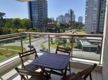 Foto1 · Apartamento de 3 Dorm. en Alquiler Temporal en Place Lafayette, Punta del Este