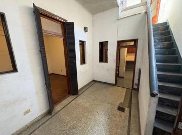 PH de 3 ambientes, Avellaneda · PH con Gran Potencial y Terraza Propia - Ubicación Estratégica en Piñeyro