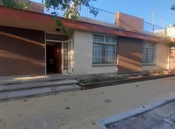 Casa de 8 ambientes, Dorrego · Casa en Venta Calle Guayaquil Cercania Calle Dorrego