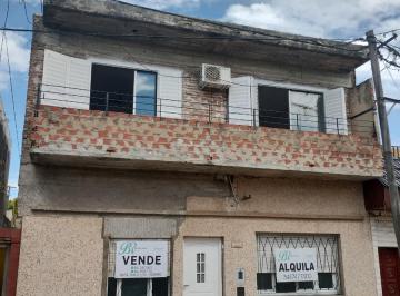 Casa · 70m² · 4 Ambientes · Casa de 2 Plantas con 2 Dorm. en B° Azcuenaga