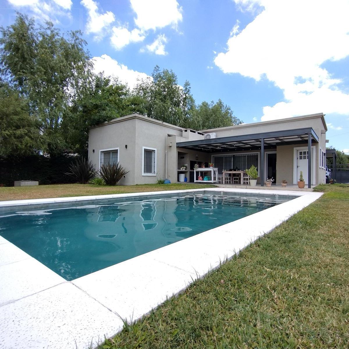 Aur. Venta. Casa 4 Ambientes con Galería Semicubierta y Pileta. Parque Sakura, Exaltacion de la Cruz