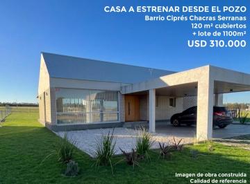 Casa 140m² Venta  · Vivienda Unifamiliar a Estrenar — Ciprés Chacras Serranas, Tandil Usd 310.000