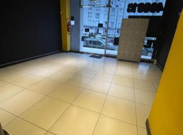 Local comercial · 380m² · 1 Cochera · Local Comercial en Esquina.