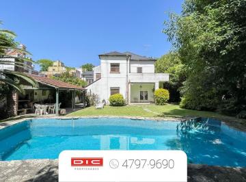 Casa · 258m² · 7 Ambientes · 1 Cochera · Casa 6 Dorm. Venta - Barrio Vicente López