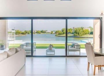 Casa · 580ha · 6 Ambientes · 4 Cocheras · Casa en Venta en San Matias