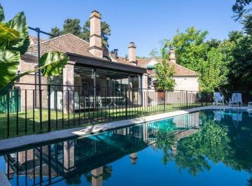 Casa · 438ha · 7 Ambientes · 6 Cocheras · Casa en Venta en San Isidro
