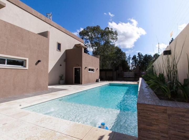 Departamento · 1200ha · 20 Ambientes · 32 Cocheras