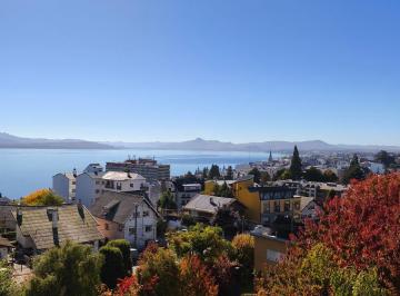 Departamento de 2 ambientes, San Carlos de Bariloche · Departamento con Vista Al Lago en Belgrano 240, con Cochera y Baulera