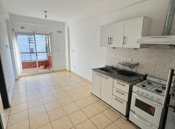 Departamento de 2 ambientes, Avellaneda · 2 Amb C/ Balcón Corrido Al Frente | Bajas Expensas | Rosetti 109