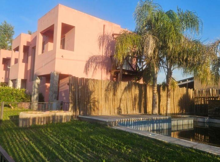 Casa · 90m² · 4 Ambientes · 1 Cochera
